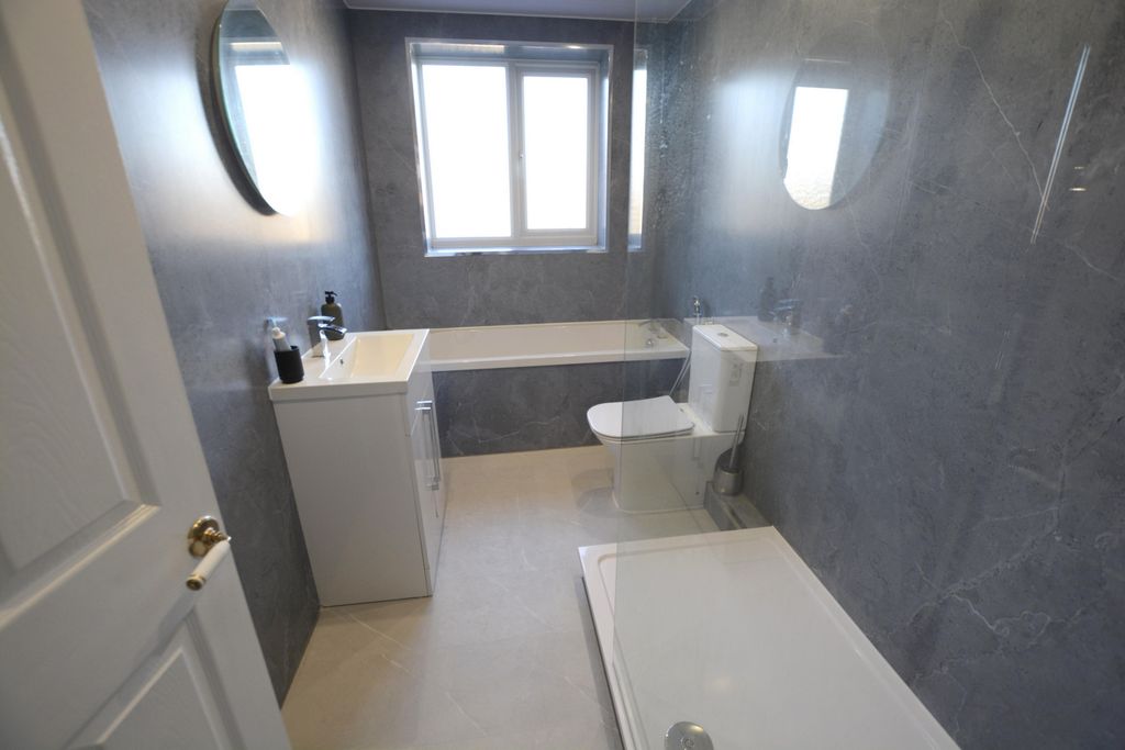 Property photo 2 of 12 Photo 14