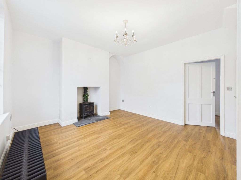 Property photo 3 of 11 4995894