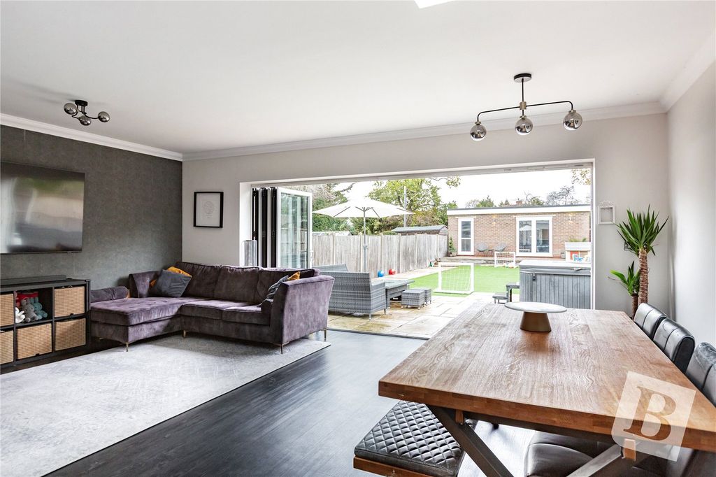 Property photo 2 of 15 Lounge/Diner