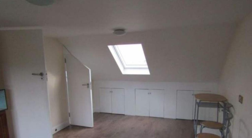 Property photo 3 of 9 Loft