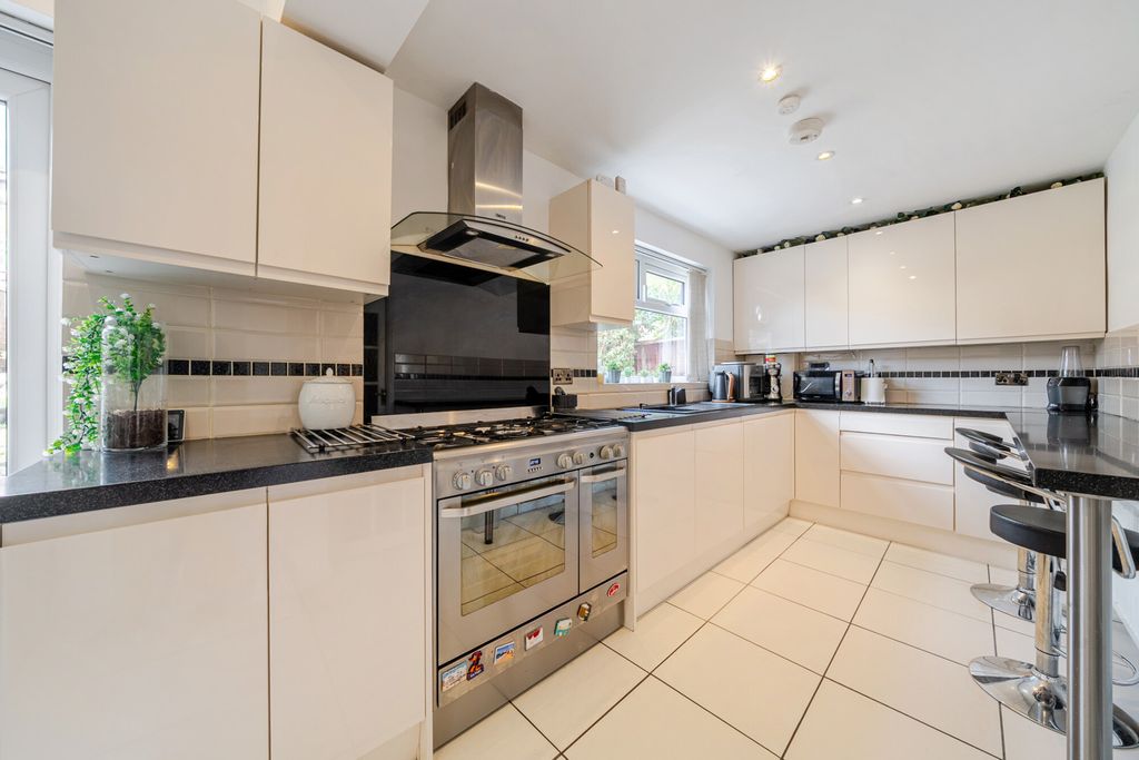 Property photo 2 of 21 1513134-20-6A91Ae...