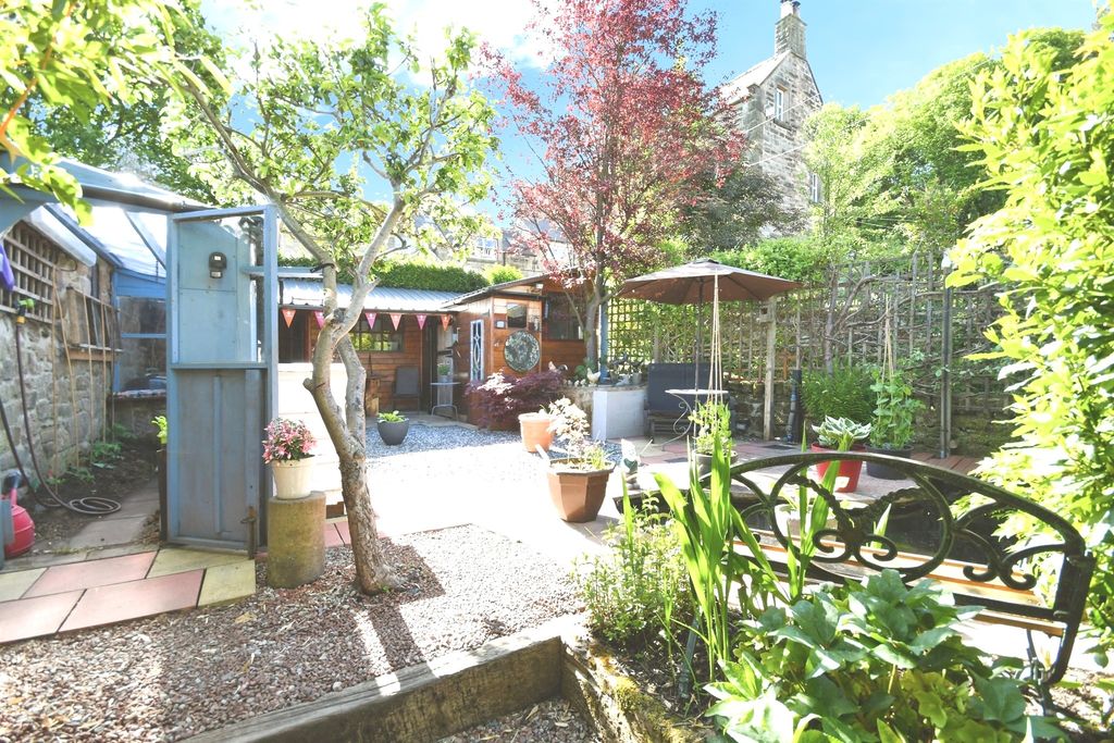 Property photo 1 of 31