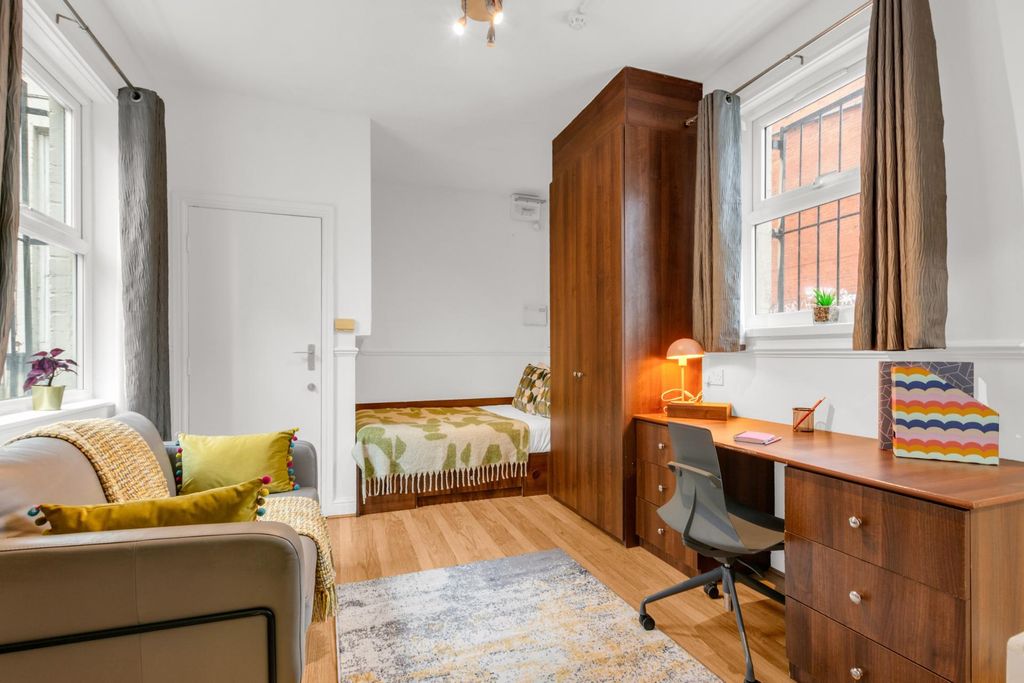 Property photo 3 of 7 Property Photo