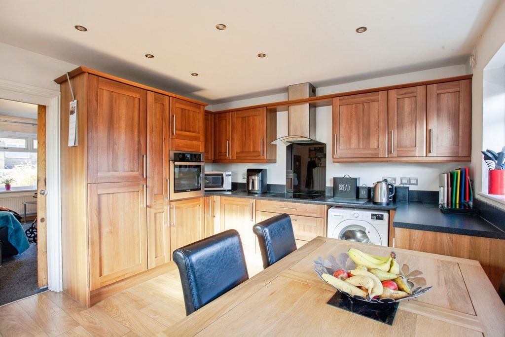 Property photo 2 of 17 Photo