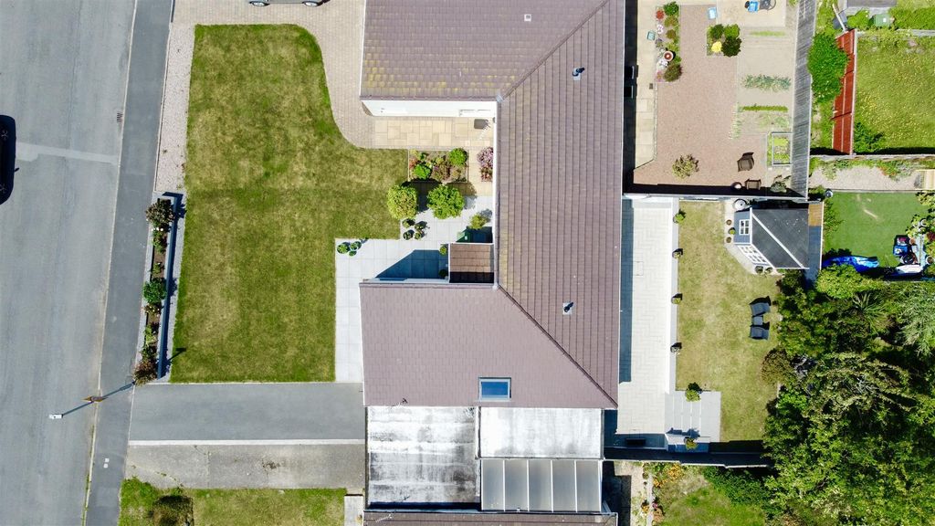 Property photo 3 of 17 Dji_Fly_20250618_123700_870_1750246708023_Photo_Op