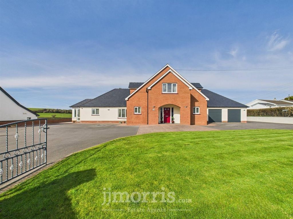 Property photo 1 of 60 Cam03686G0-Pr0262-Still058.Jpg