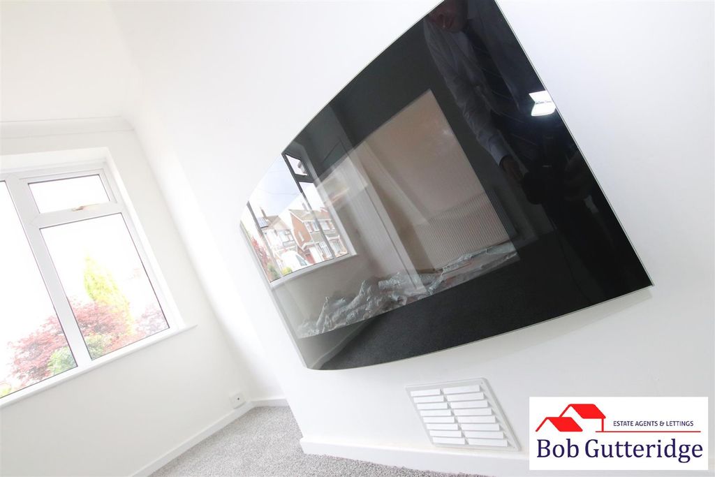 Property photo 3 of 19 Louinge