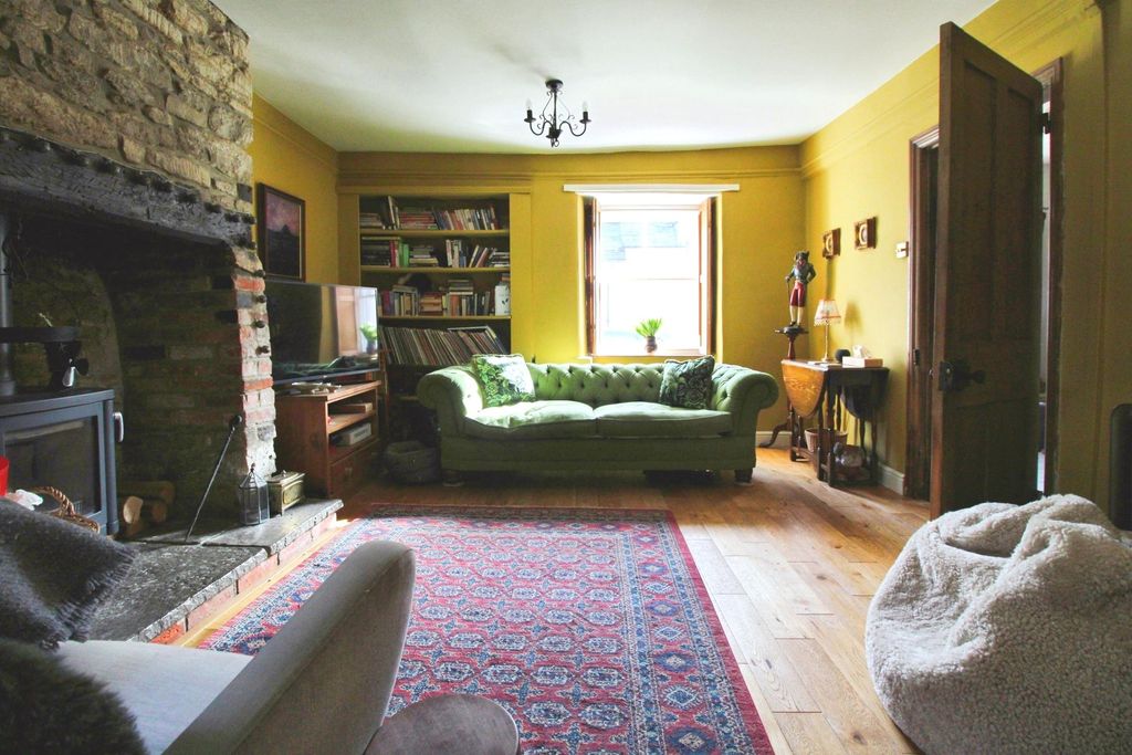 Property photo 3 of 17