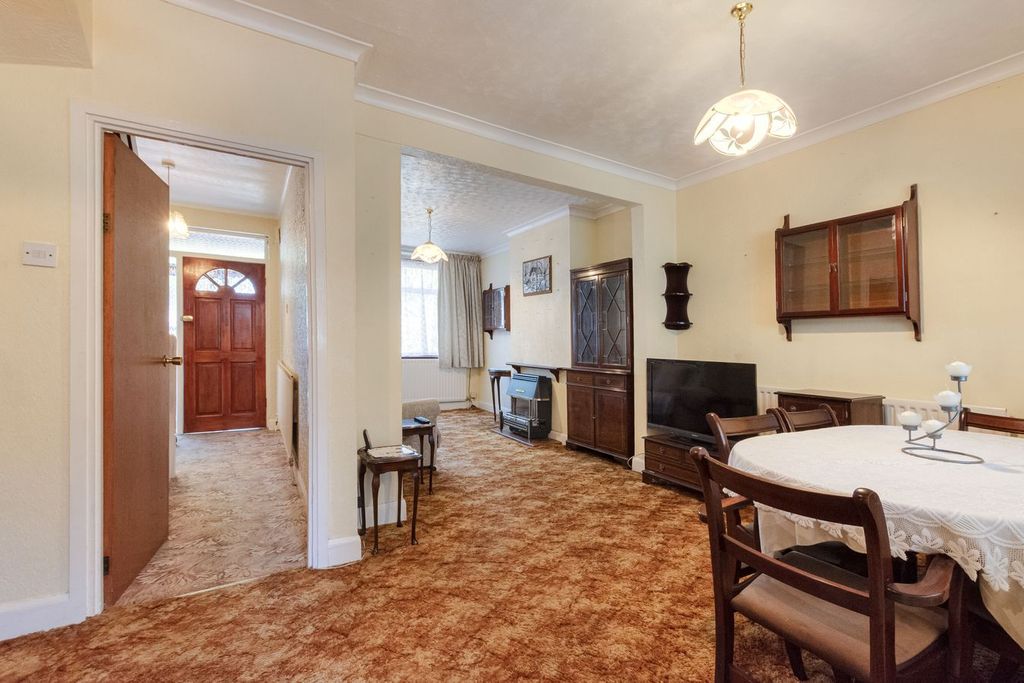 Property photo 2 of 14