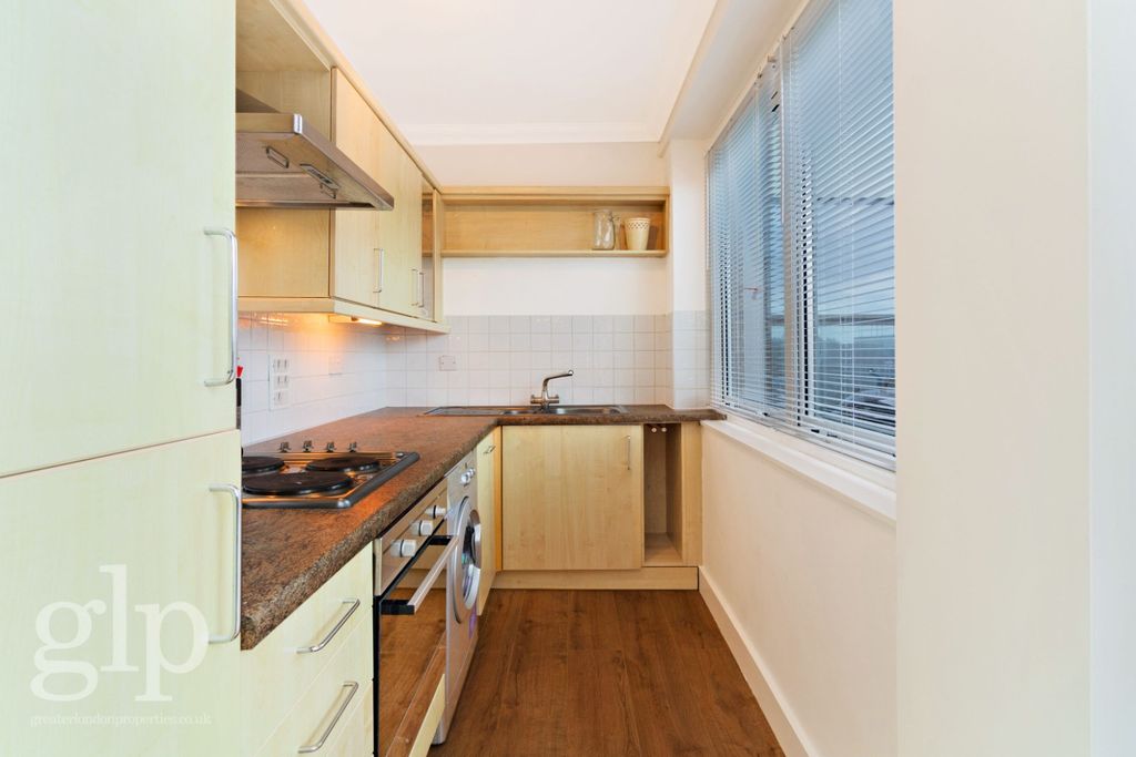 Property photo 3 of 9 2423044