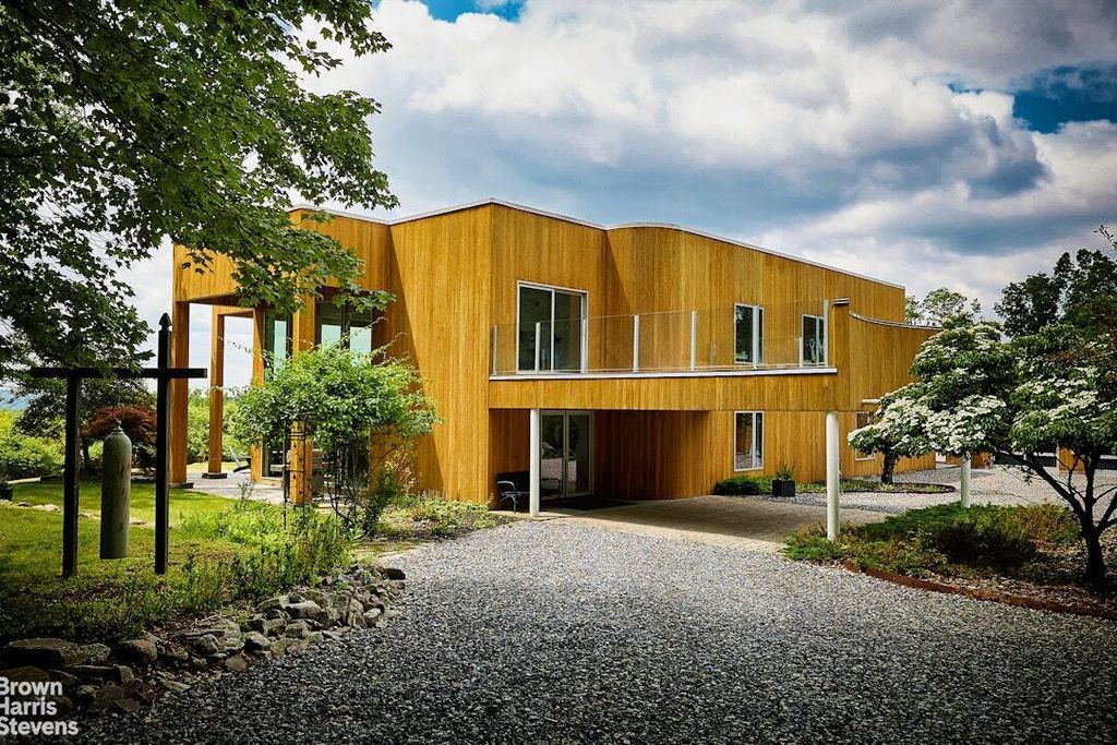 Property photo 1 of 4