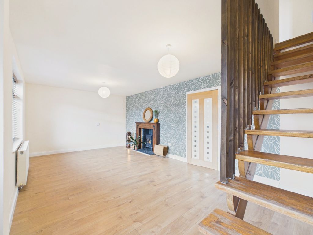 Property photo 2 of 19 5366654
