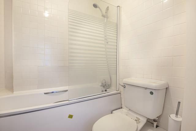 Property photo 3 of 10 Bathroom