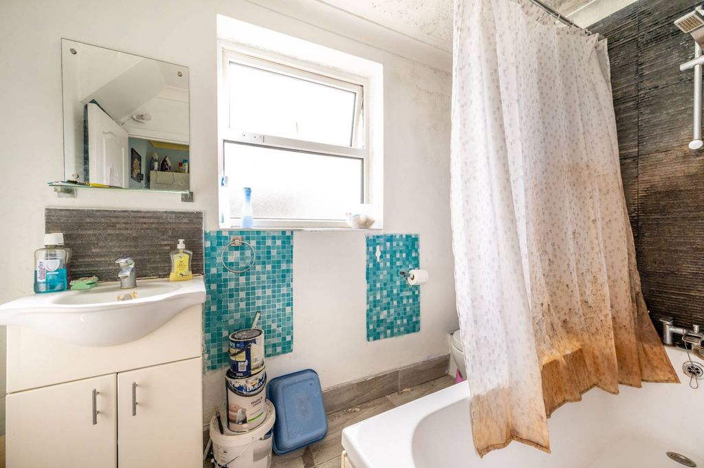 Property photo 1 of 4