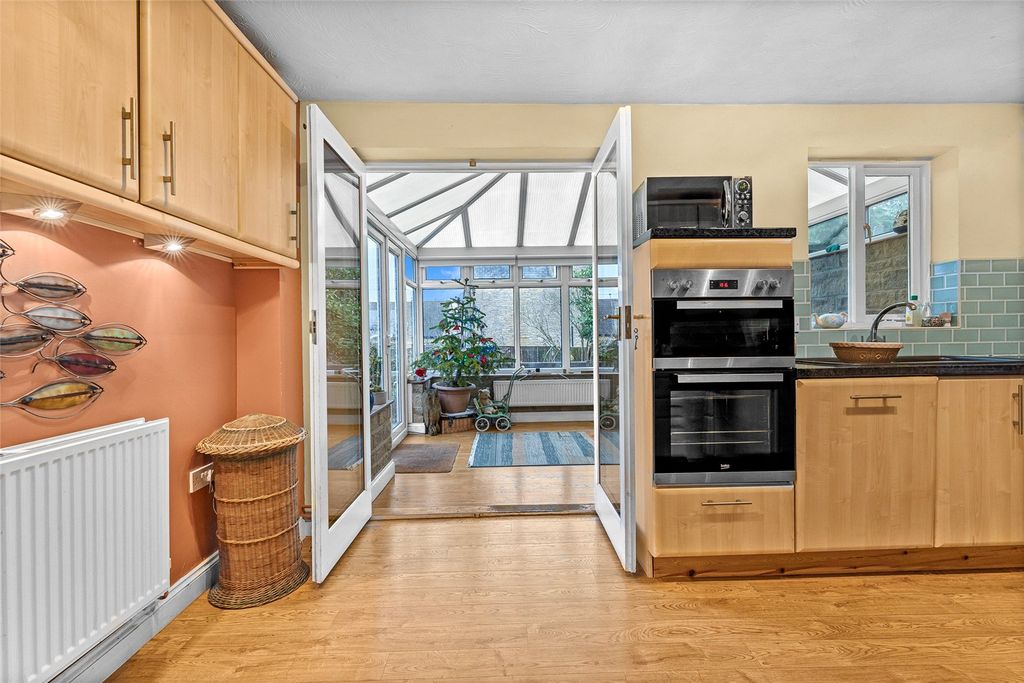 Property photo 3 of 16 Picture No. 13