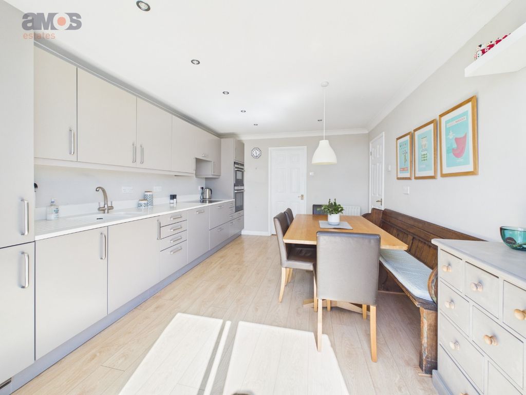 Property photo 3 of 25 4895197