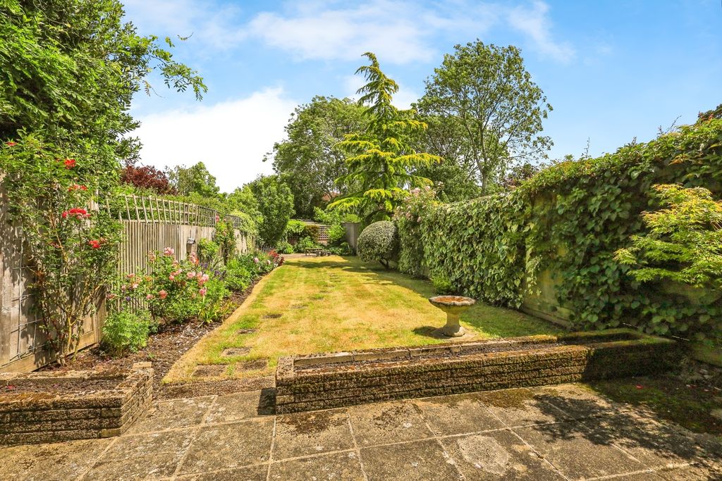 Property photo 3 of 17 Photo