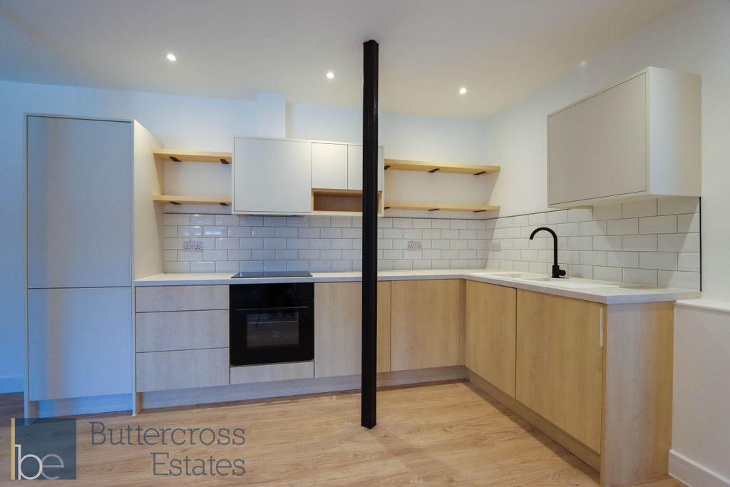 Property photo 3 of 13 Kitchen