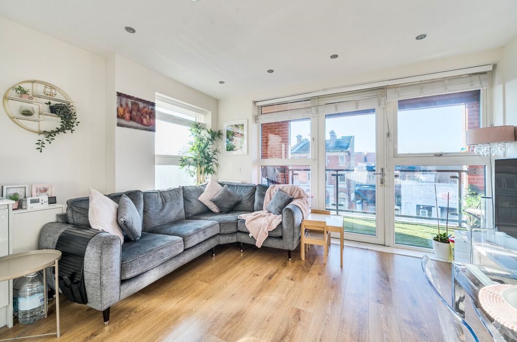 Property photo 2 of 16 Picture No. 09