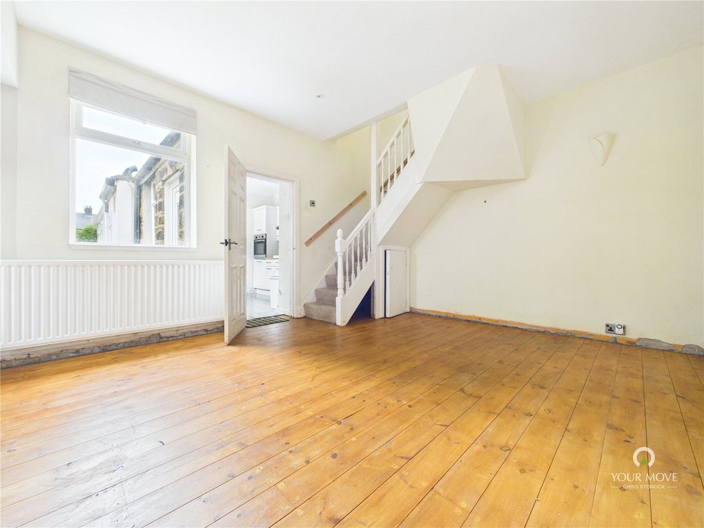 Property photo 2 of 14 Picture No. 15