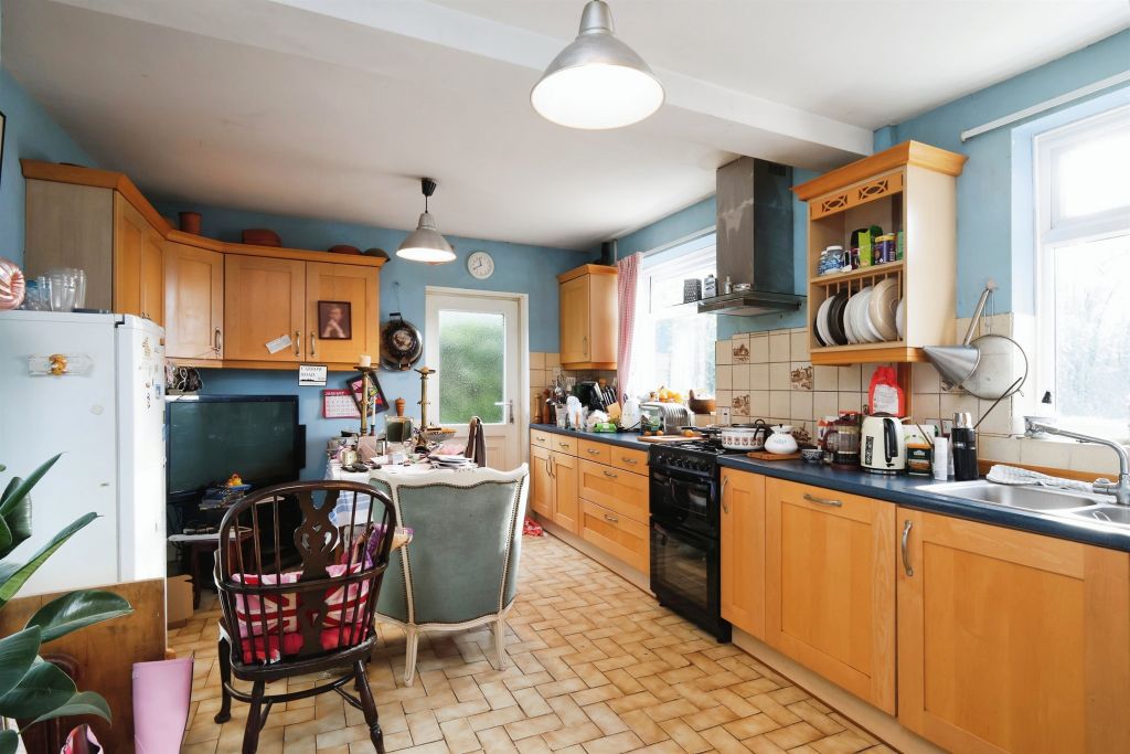 Property photo 2 of 17