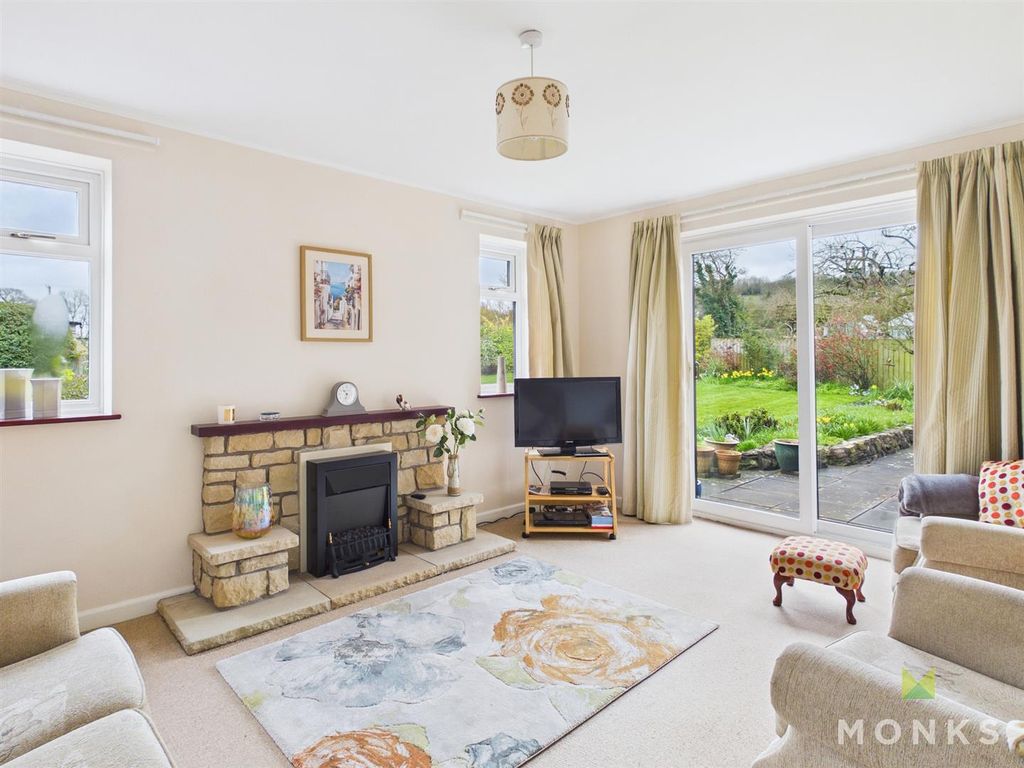 Property photo 3 of 27 Cam01420G0-Pr0853-Still016.Jpg