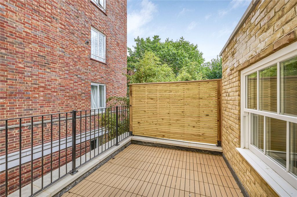 Property photo 2 of 14 Picture No. 08
