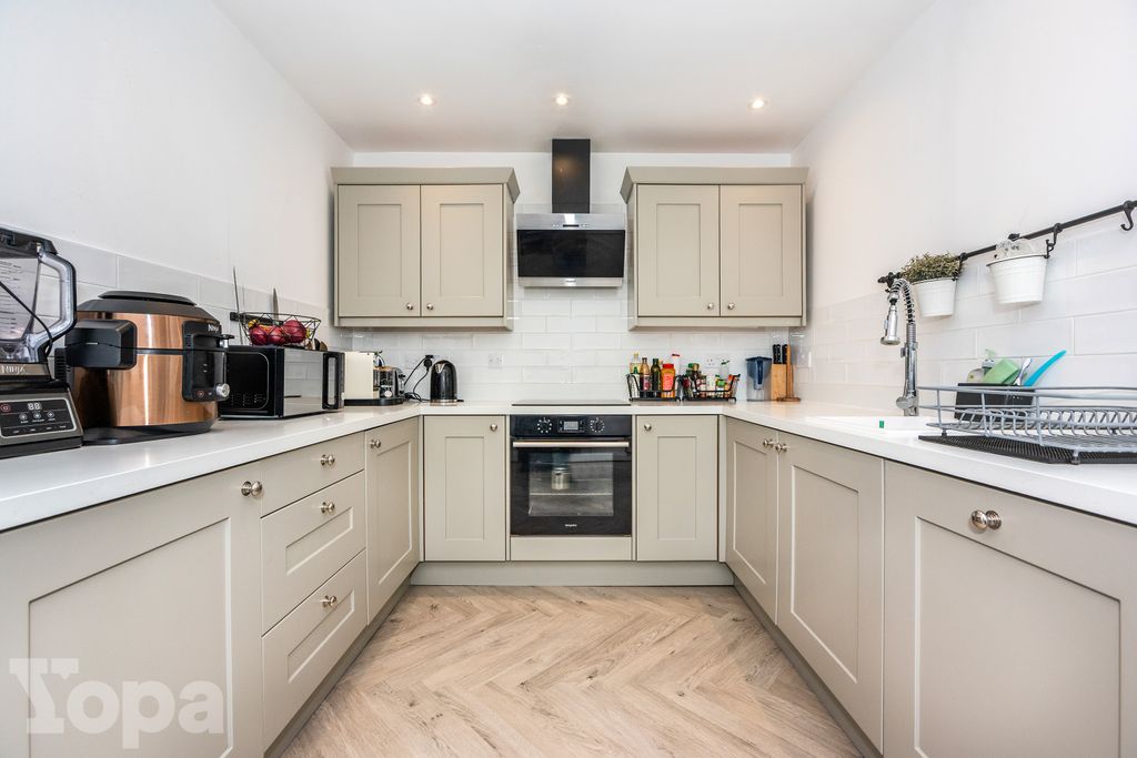 Property photo 2 of 17 Photo #2