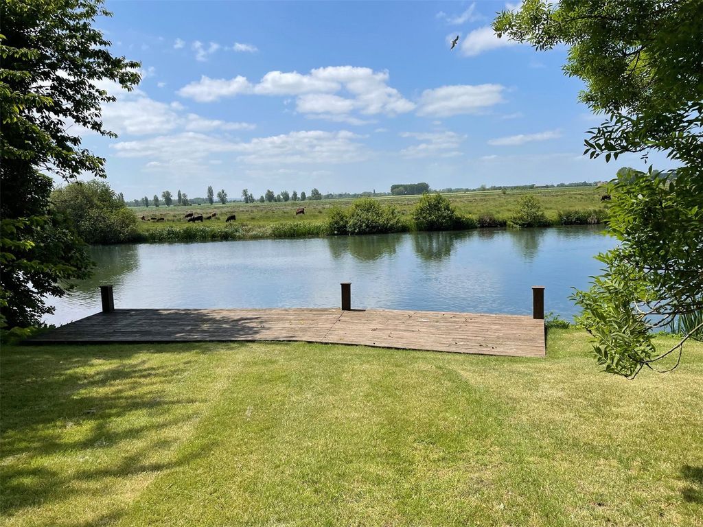 Property photo 3 of 20 Picture No. 24