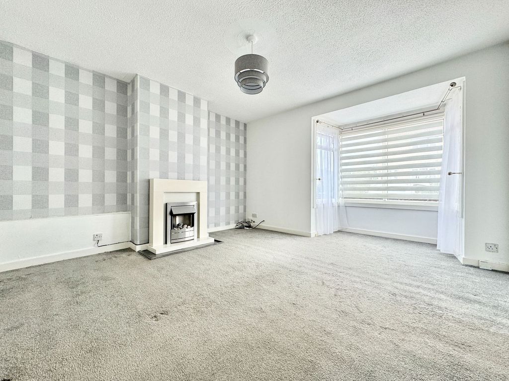 Property photo 2 of 30