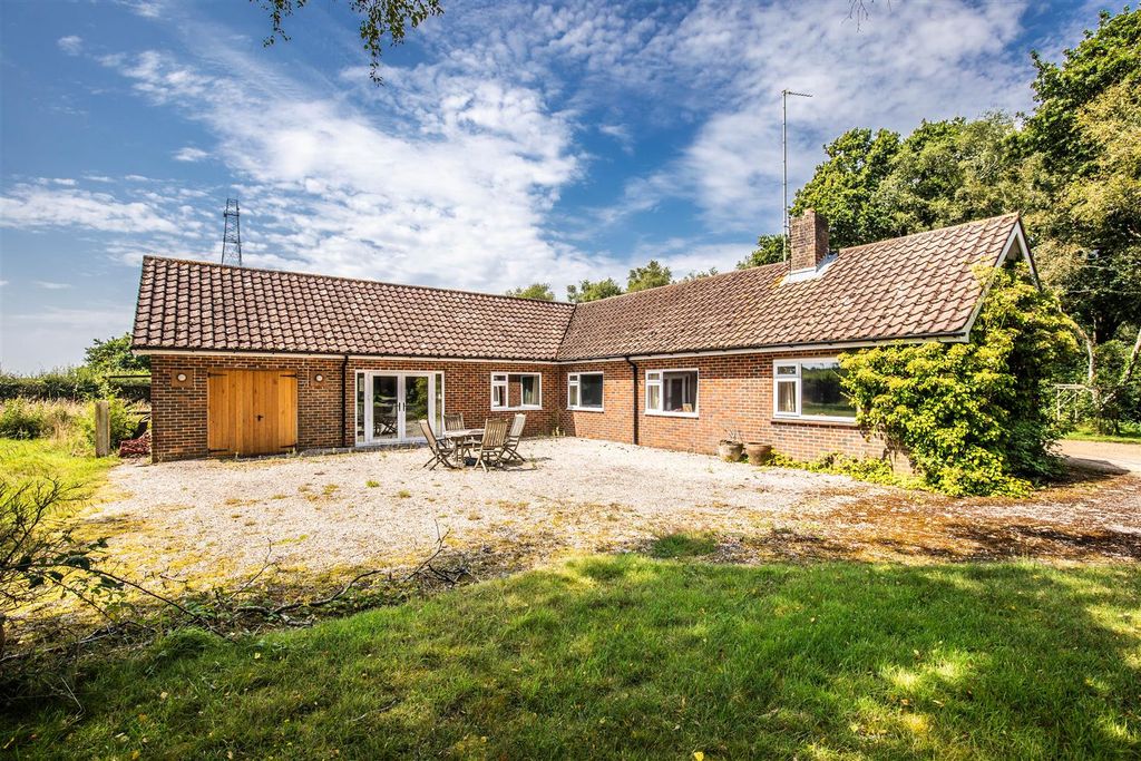Property photo 2 of 27 Ty Llon-9.Jpg