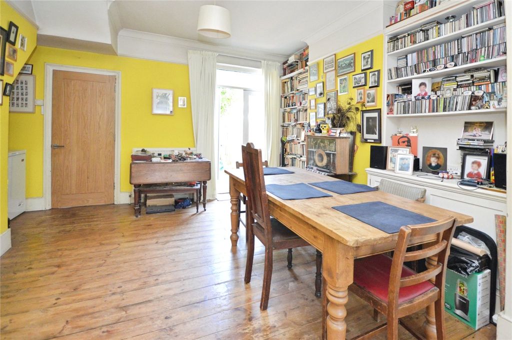 Property photo 3 of 11 Dining Room