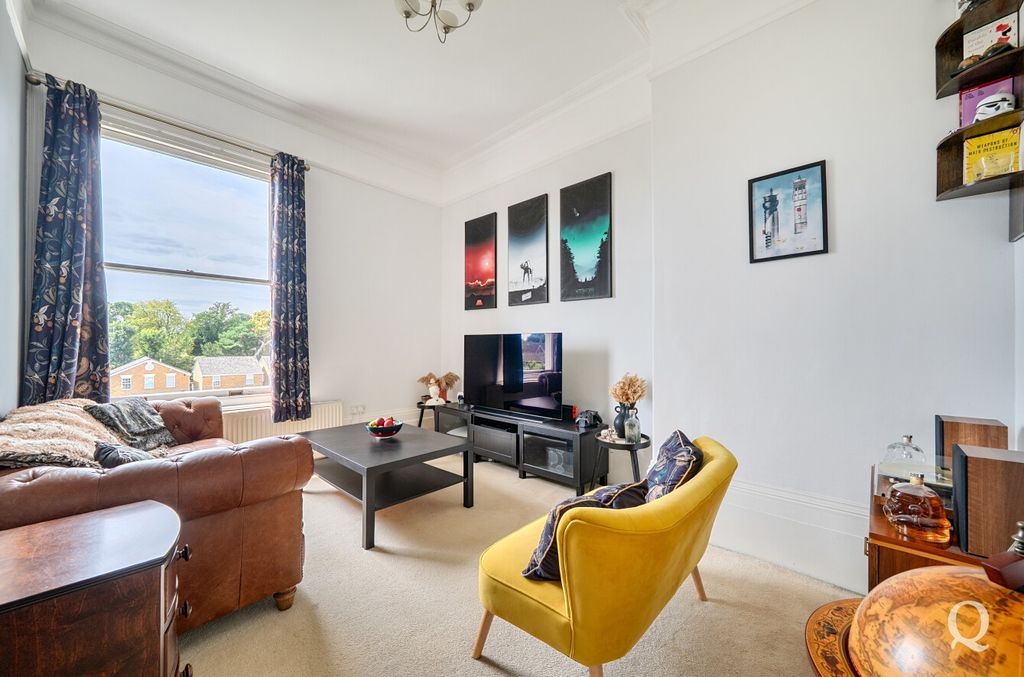 Property photo 3 of 20 3Eec589E-8A37-489...