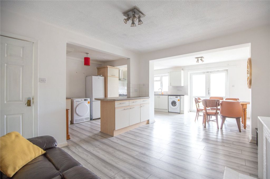 Property photo 2 of 18 Picture No. 06