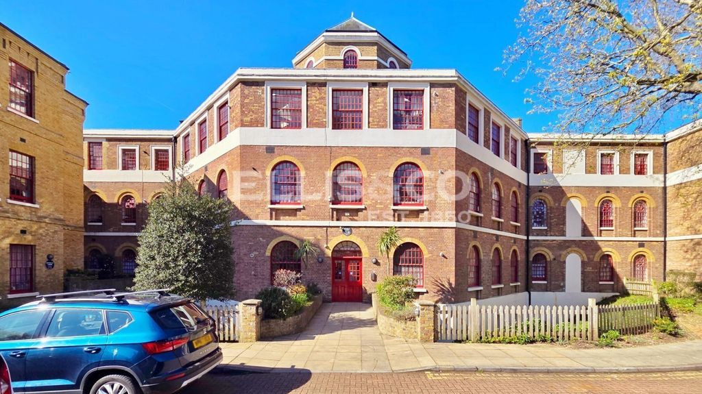 Property photo 3 of 24 Picture No. 30