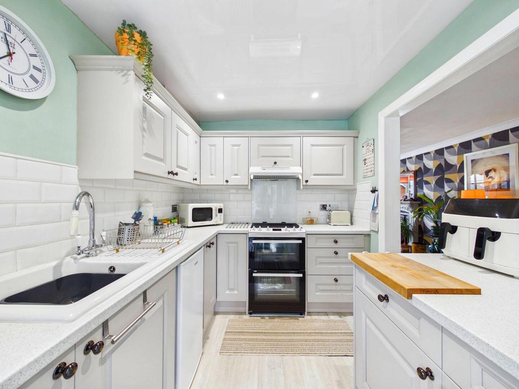 Property photo 2 of 13 Kitchen