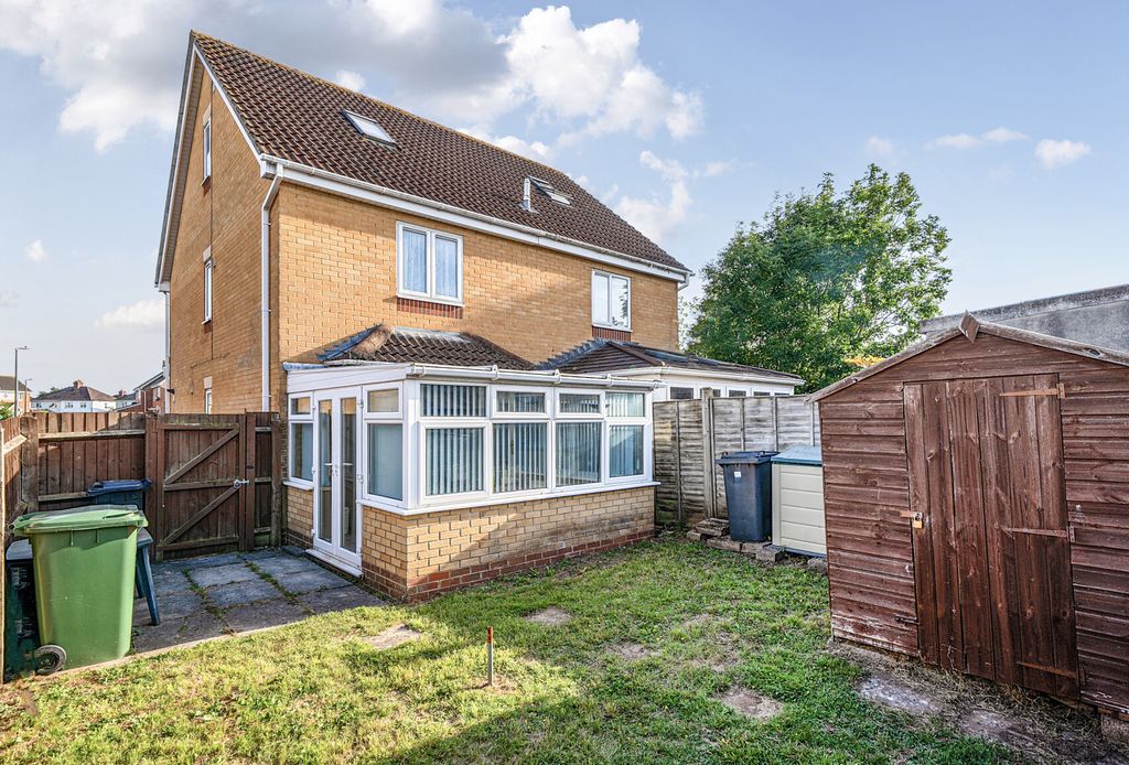 Property photo 1 of 15 1316925-15-685d97...