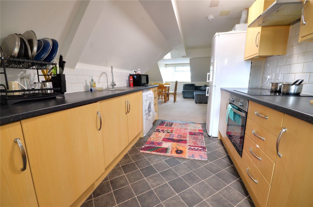 Property photo 3 of 11 Kitchen
