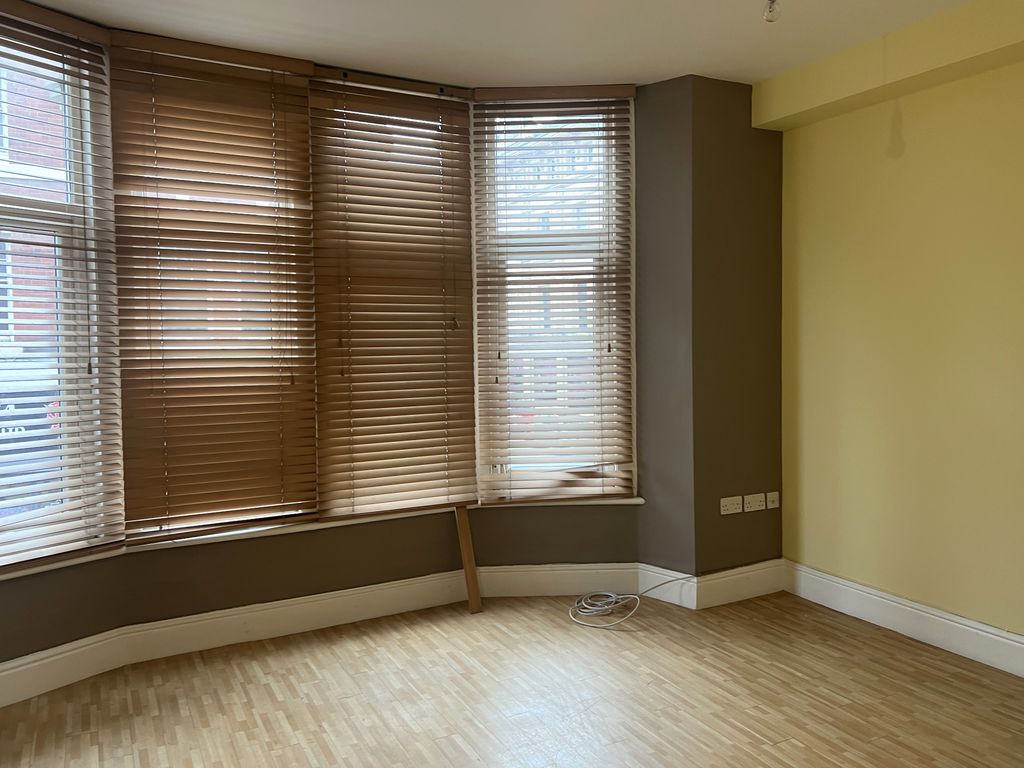 Property photo 1 of 4 Lounge 