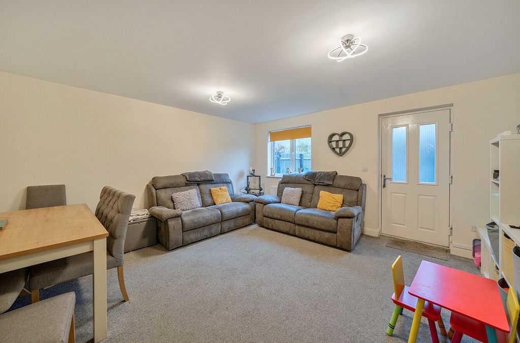 Property photo 3 of 11 1376290-7-6913520...