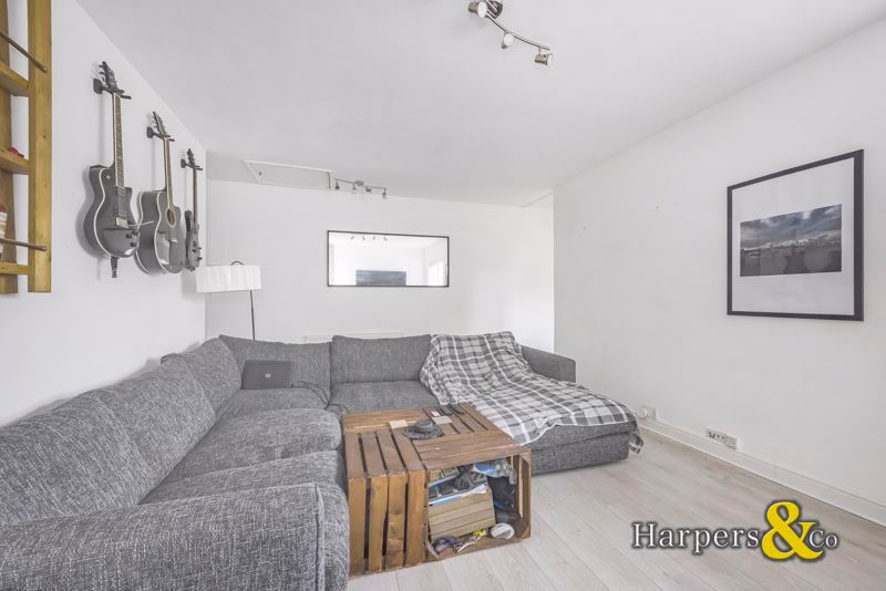 Property photo 1 of 7 Photo 7