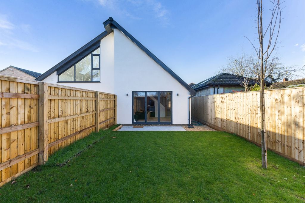 Property photo 3 of 16 101702_101c-Upper...