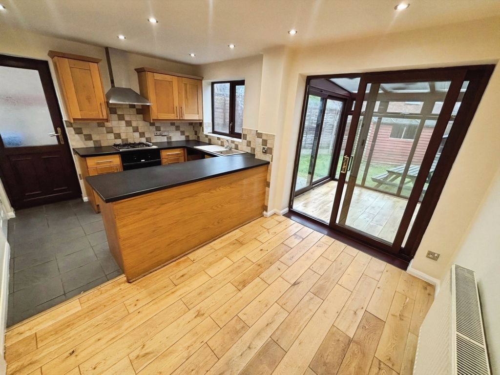 Property photo 2 of 11 Pbox-Img.Jpg