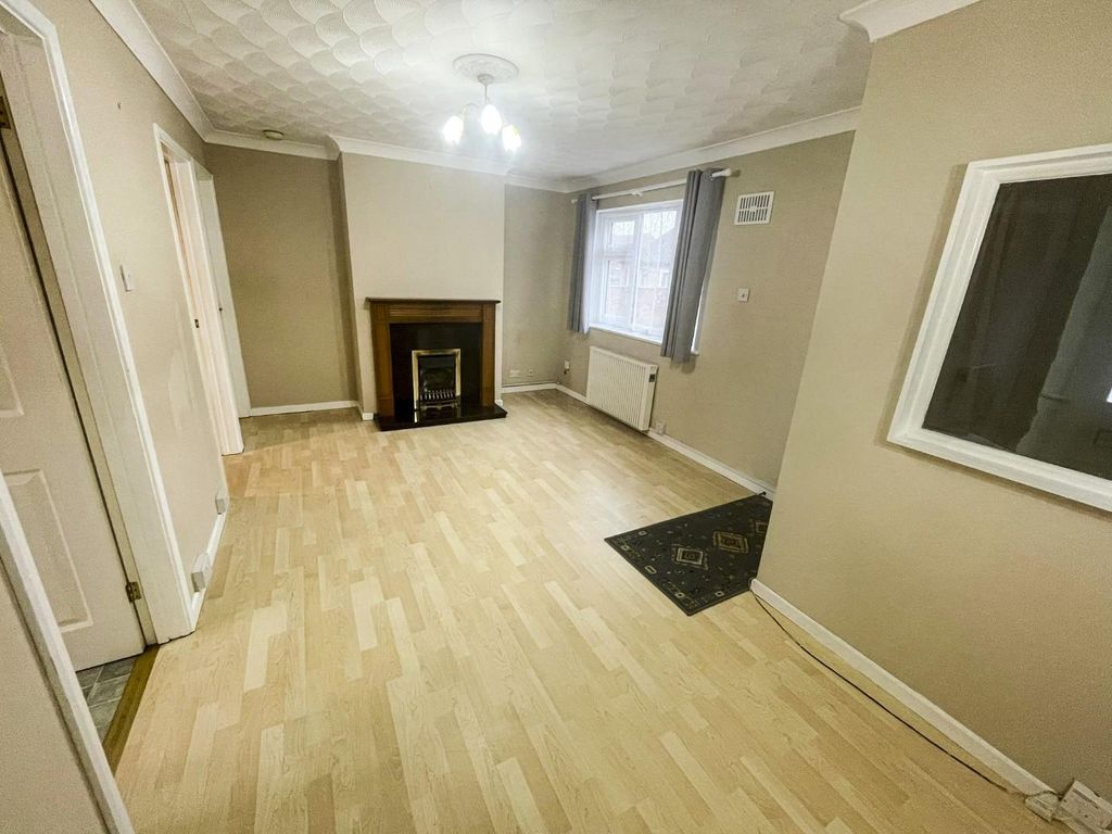 Property photo 3 of 11 Tlc_3d13988c-Eeb7-48F9-A1A9-02A29A67E734_4332642.J