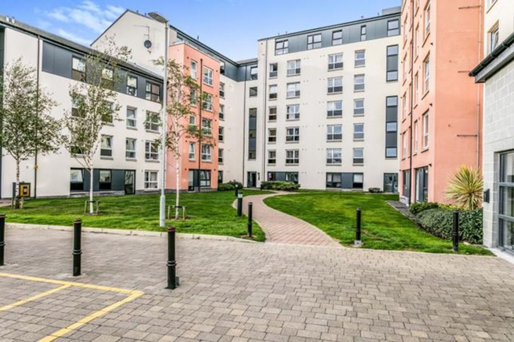 Property photo 1 of 10 External