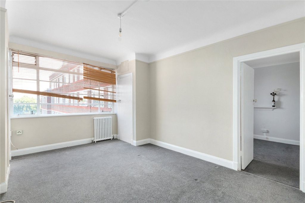 Property photo 1 of 8 Picture No. 05