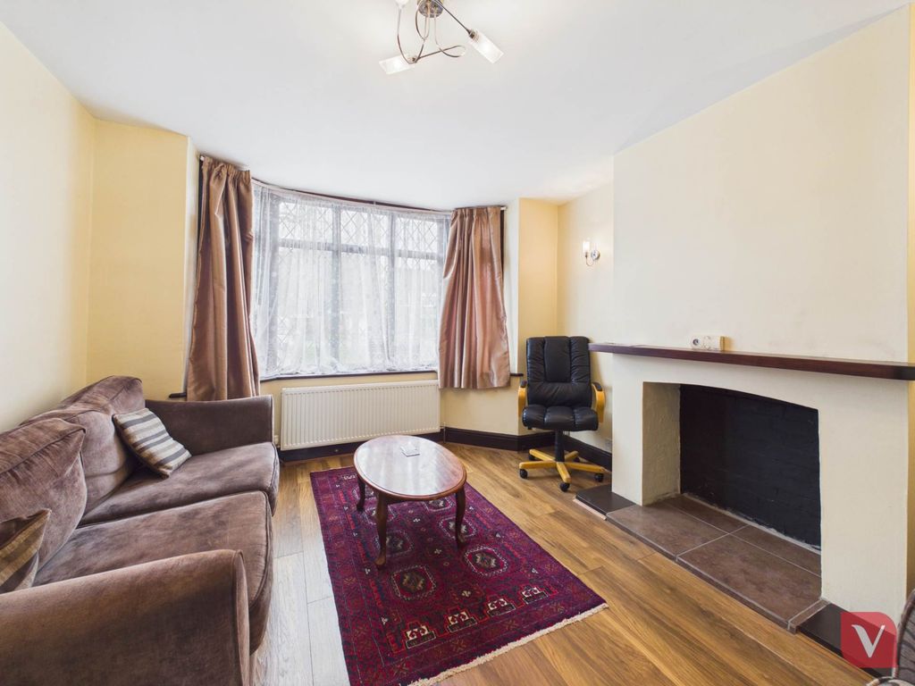 Property photo 2 of 14