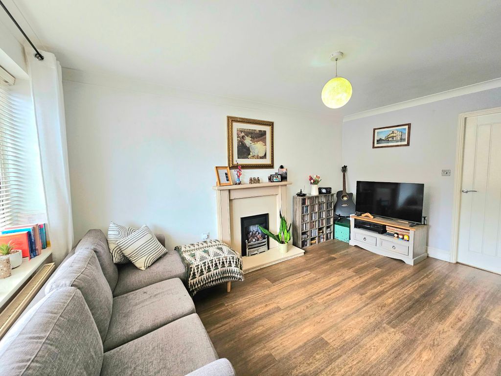 Property photo 2 of 23