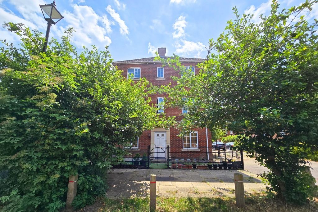 Property photo 2 of 19