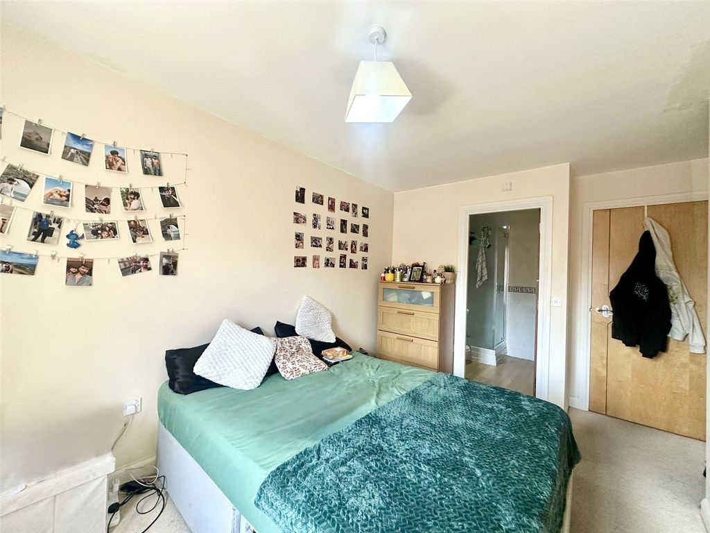 Property photo 3 of 9 Picture No. 04